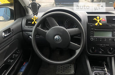 Хетчбек Volkswagen Golf 2003 в Баришівка