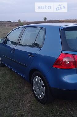 Хэтчбек Volkswagen Golf 2004 в Умани