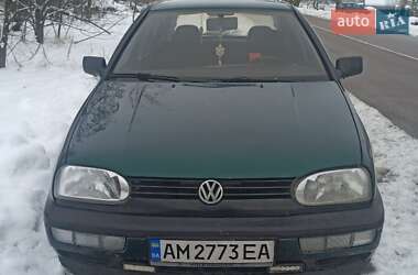 Хетчбек Volkswagen Golf 1996 в 