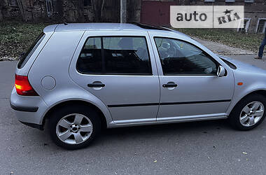 Хетчбек Volkswagen Golf 1999 в Дніпрі