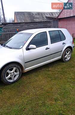 Хэтчбек Volkswagen Golf 2002 в 