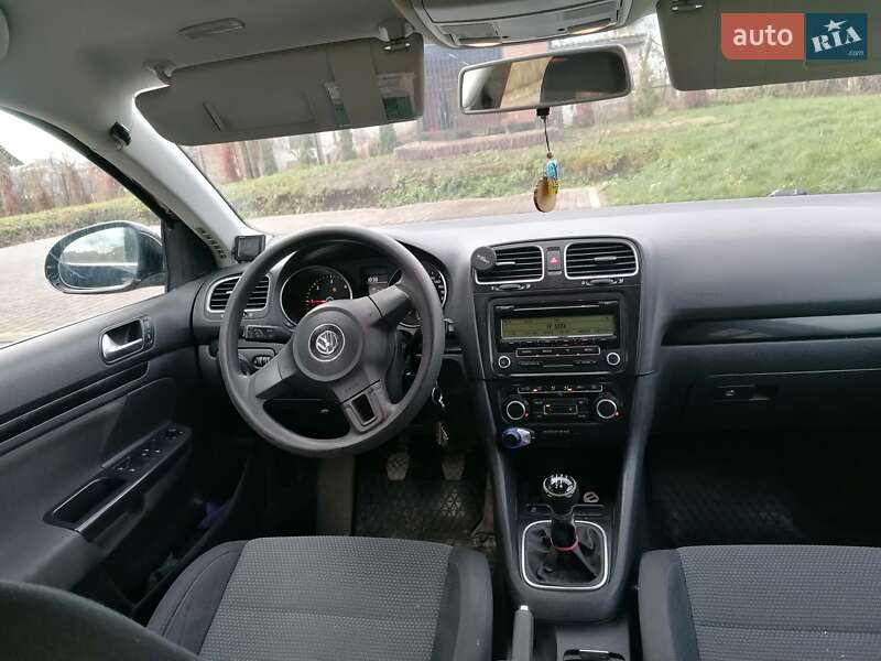Універсал Volkswagen Golf 2010 в Самборі