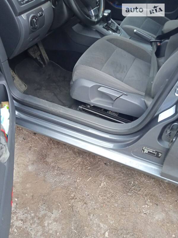 Универсал Volkswagen Golf 2008 в Чернигове