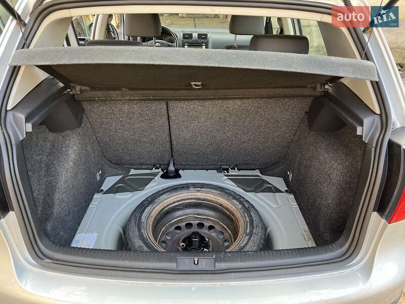 Хэтчбек Volkswagen Golf 2007 в Иршаве