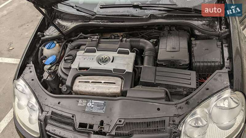 Хетчбек Volkswagen Golf 2007 в Києві