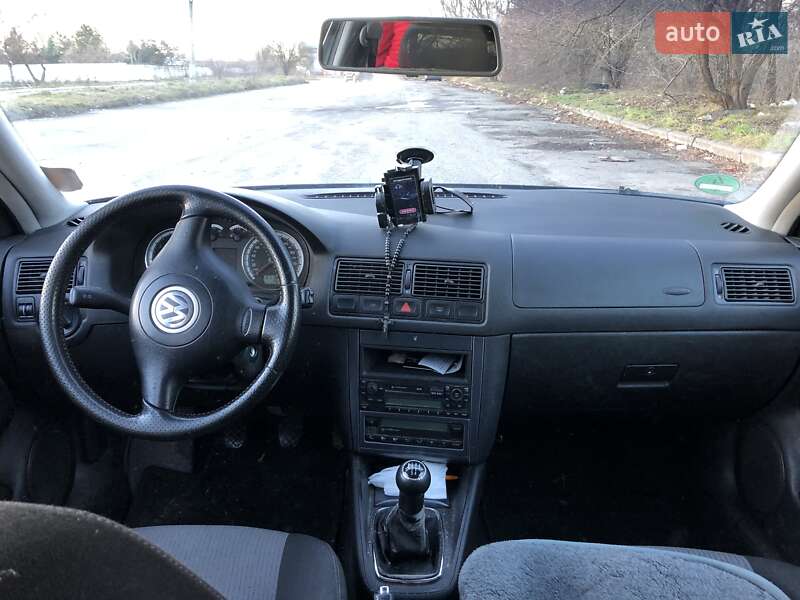 Хетчбек Volkswagen Golf 2003 в Хмельницькому
