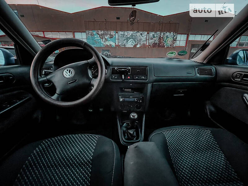 Хэтчбек Volkswagen Golf 1999 в Житомире