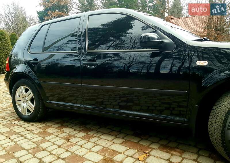 Хэтчбек Volkswagen Golf 2002 в Дрогобыче