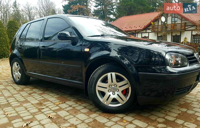 Хэтчбек Volkswagen Golf 2002 в Дрогобыче