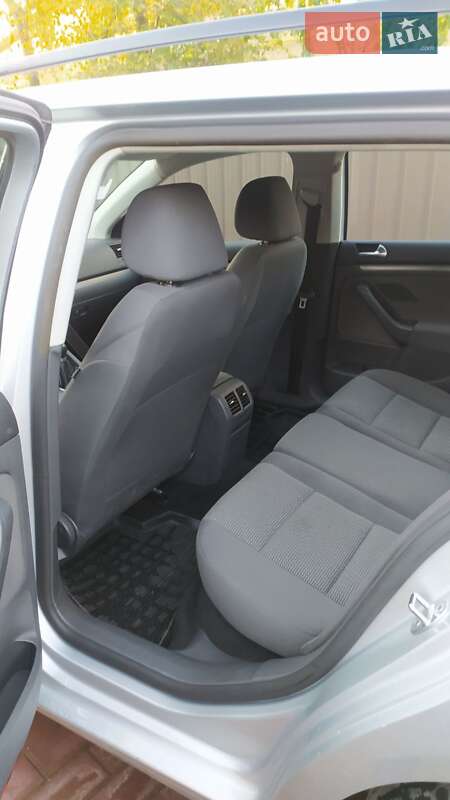 Универсал Volkswagen Golf 2008 в Рожище