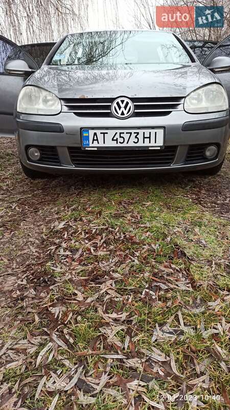 Хетчбек Volkswagen Golf 2005 в Коломиї
