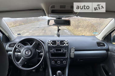 Універсал Volkswagen Golf 2013 в 