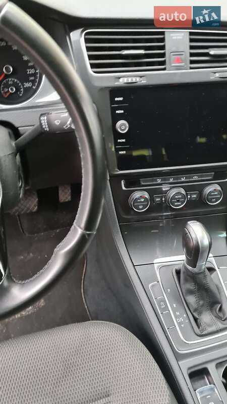 Універсал Volkswagen Golf 2017 в Києві