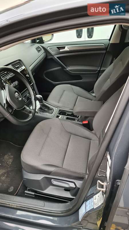 Універсал Volkswagen Golf 2017 в Києві