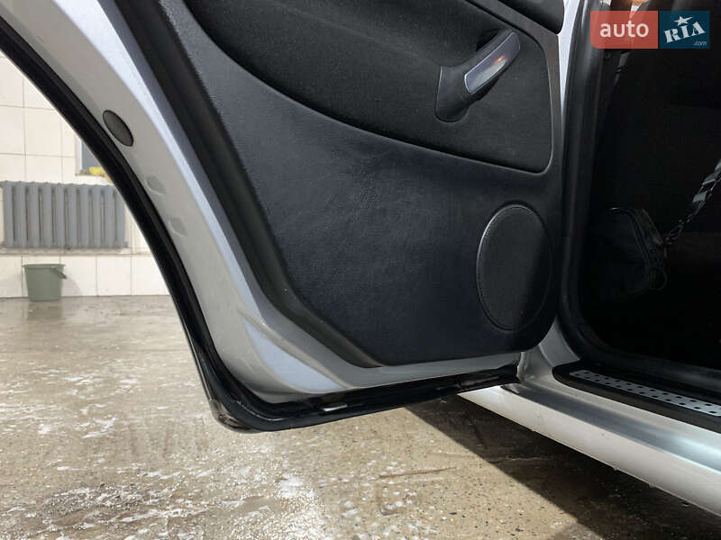 Універсал Volkswagen Golf 2004 в Зачепилівці