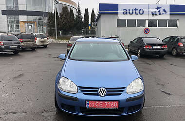 Хэтчбек Volkswagen Golf 2004 в Ровно