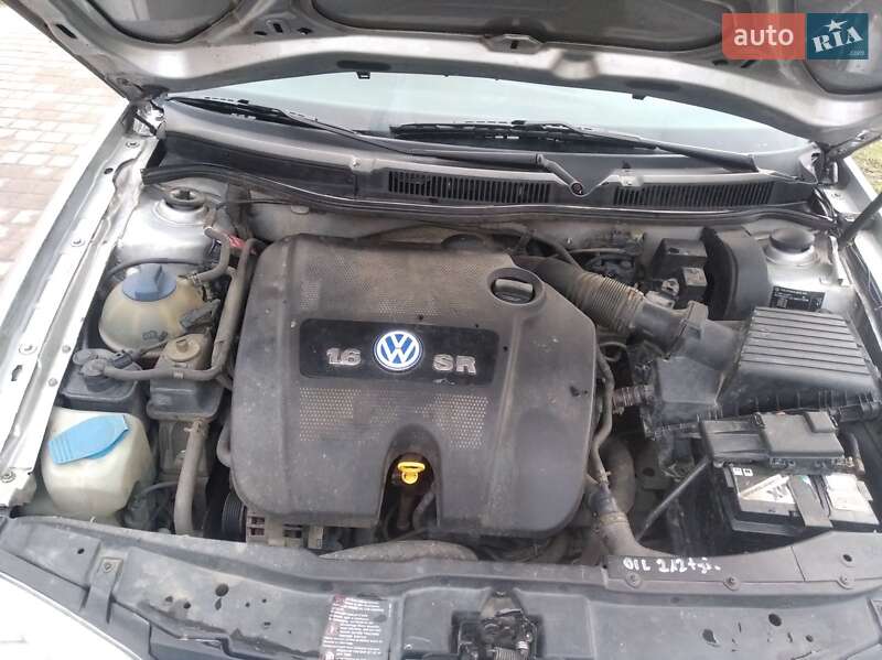 Хетчбек Volkswagen Golf 2000 в Луцьку