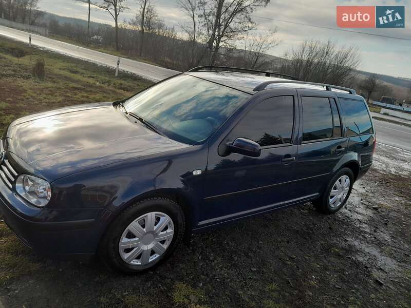 Універсал Volkswagen Golf 2002 в Тростянці