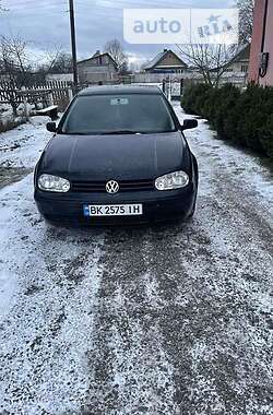 Хетчбек Volkswagen Golf 2000 в Рокитному