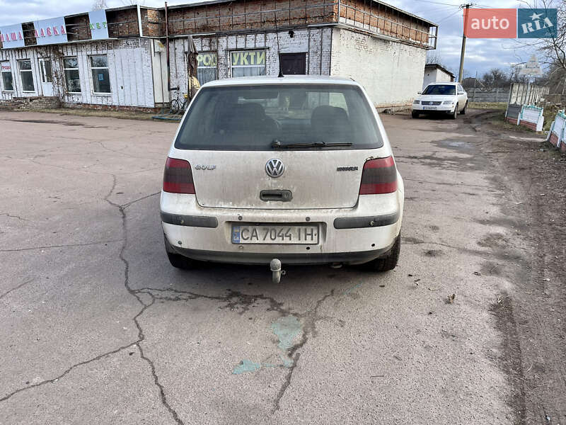 Хэтчбек Volkswagen Golf 1999 в Драбове