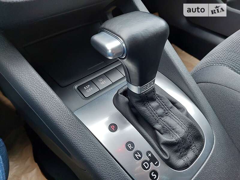 Универсал Volkswagen Golf 2008 в Ровно