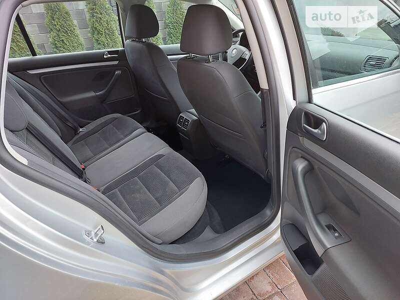 Универсал Volkswagen Golf 2008 в Ровно