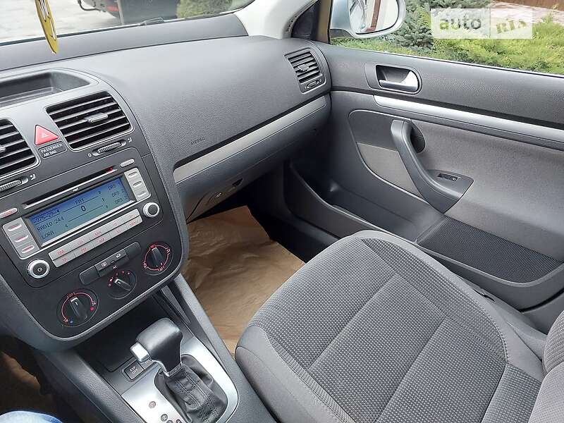 Универсал Volkswagen Golf 2008 в Ровно