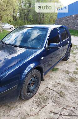 Хэтчбек Volkswagen Golf 2003 в 
