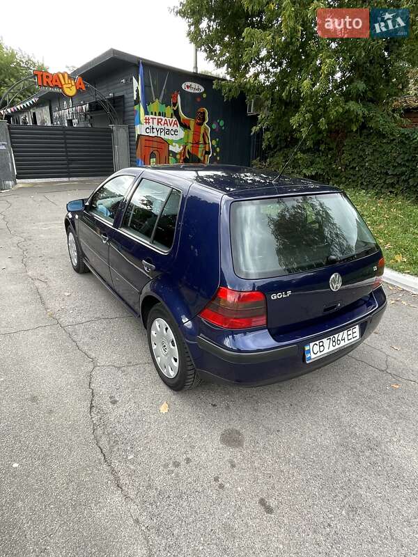 Volkswagen Golf 2000