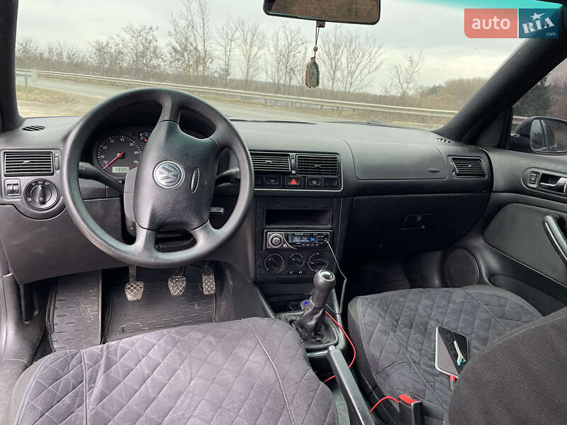 Хэтчбек Volkswagen Golf 2002 в Бердичеве