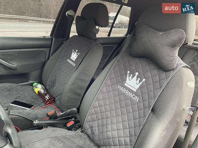 Хэтчбек Volkswagen Golf 2002 в Бердичеве