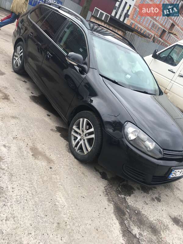 Универсал Volkswagen Golf 2010 в Львове