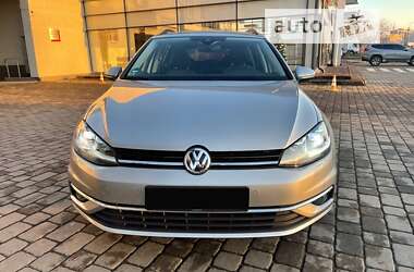Універсал Volkswagen Golf 2017 в Івано-Франківську
