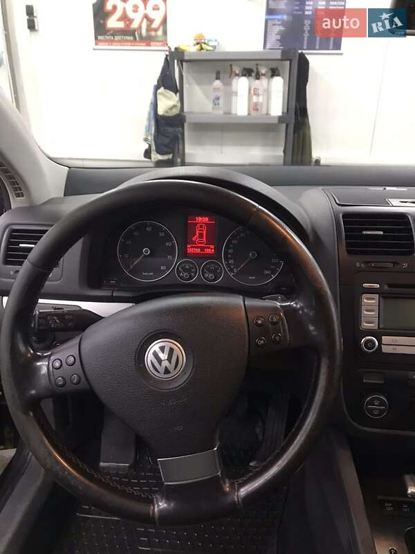 Универсал Volkswagen Golf 2008 в Черновцах