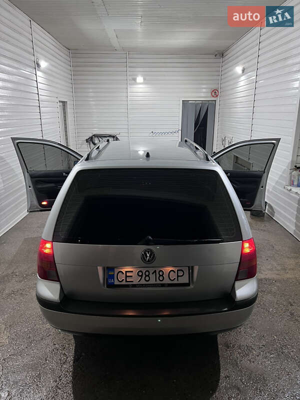 Універсал Volkswagen Golf 2001 в Чернівцях
