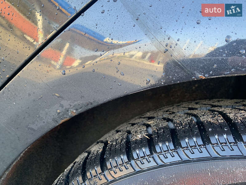 Хэтчбек Volkswagen Golf 2004 в Львове