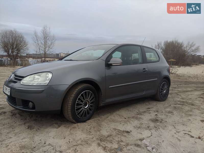 Хетчбек Volkswagen Golf 2007 в Черкасах