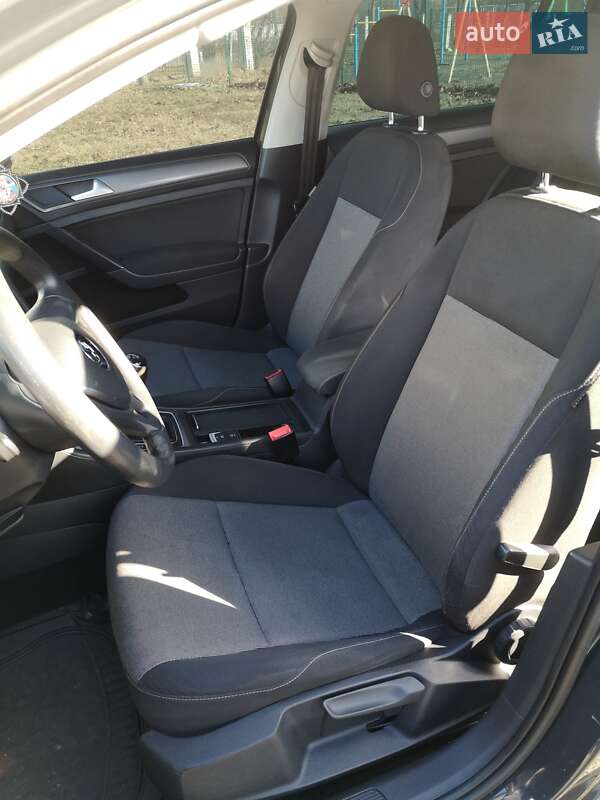 Универсал Volkswagen Golf 2014 в Киеве