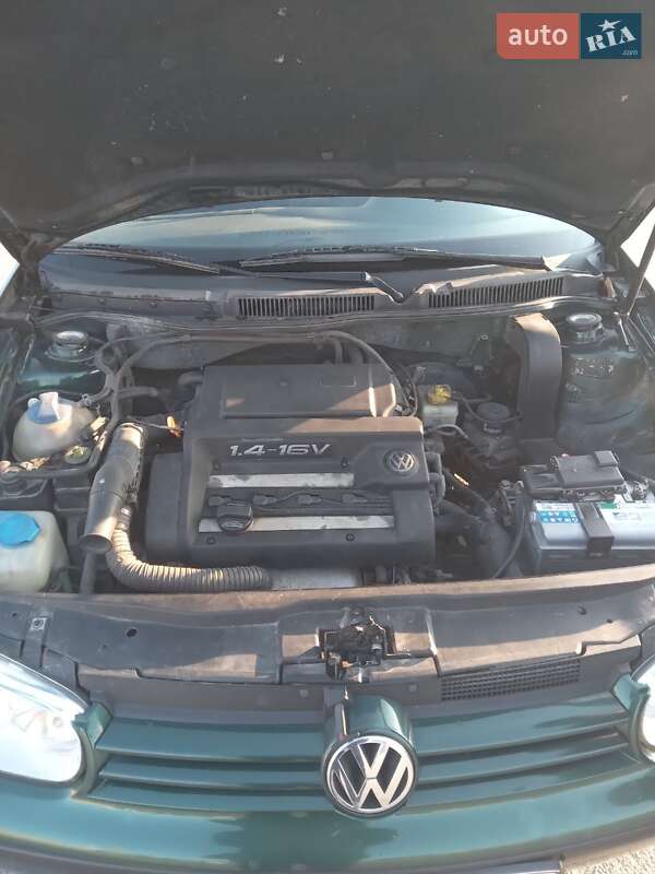 Хетчбек Volkswagen Golf 1998 в Києві