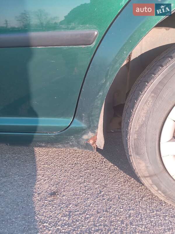 Хетчбек Volkswagen Golf 1998 в Києві