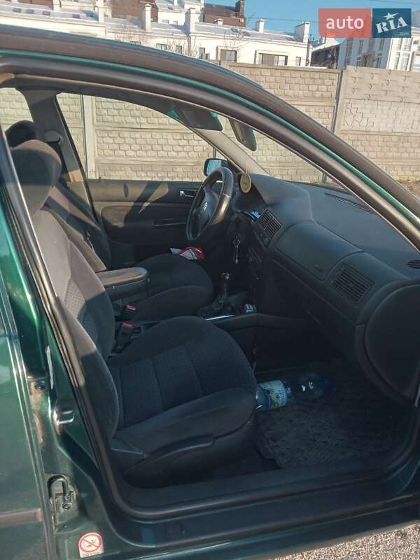 Хетчбек Volkswagen Golf 1998 в Києві