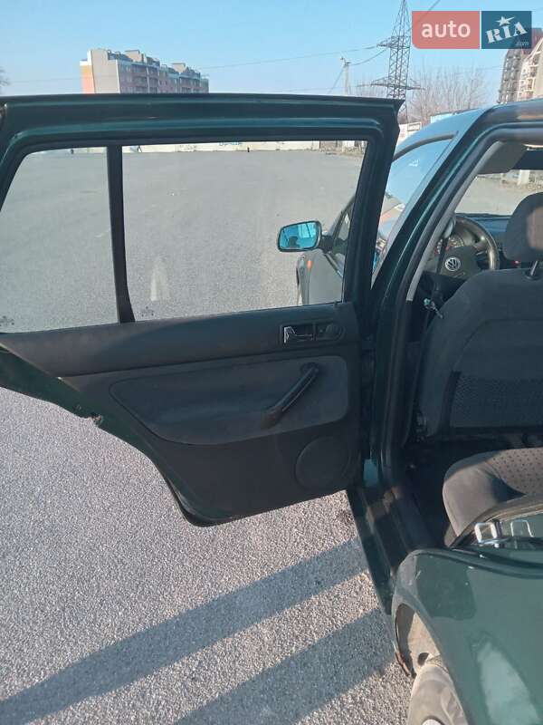 Хетчбек Volkswagen Golf 1998 в Києві