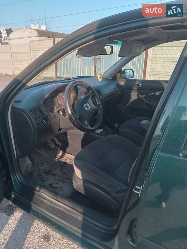 Хетчбек Volkswagen Golf 1998 в Києві