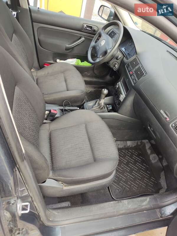 Универсал Volkswagen Golf 2002 в Сумах