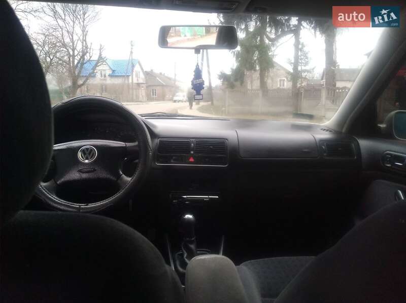 Хетчбек Volkswagen Golf 2000 в Луцьку