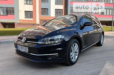Хэтчбек Volkswagen Golf 2017 в Тернополе