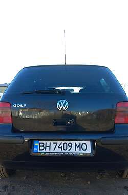 Хетчбек Volkswagen Golf 2001 в Одесі