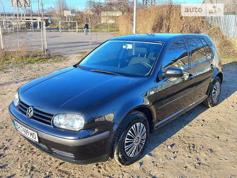 Хетчбек Volkswagen Golf 2001 в Одесі