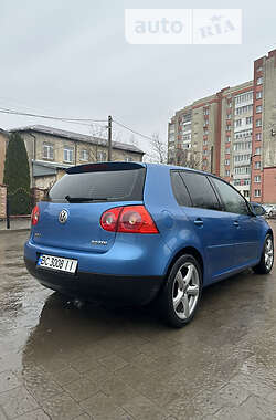 Хетчбек Volkswagen Golf 2004 в Львові