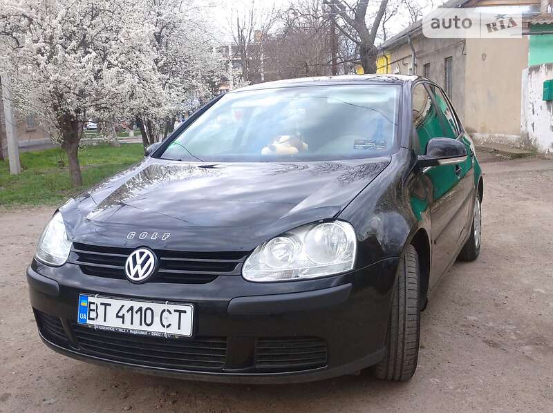 Хэтчбек Volkswagen Golf 2005 в Одессе